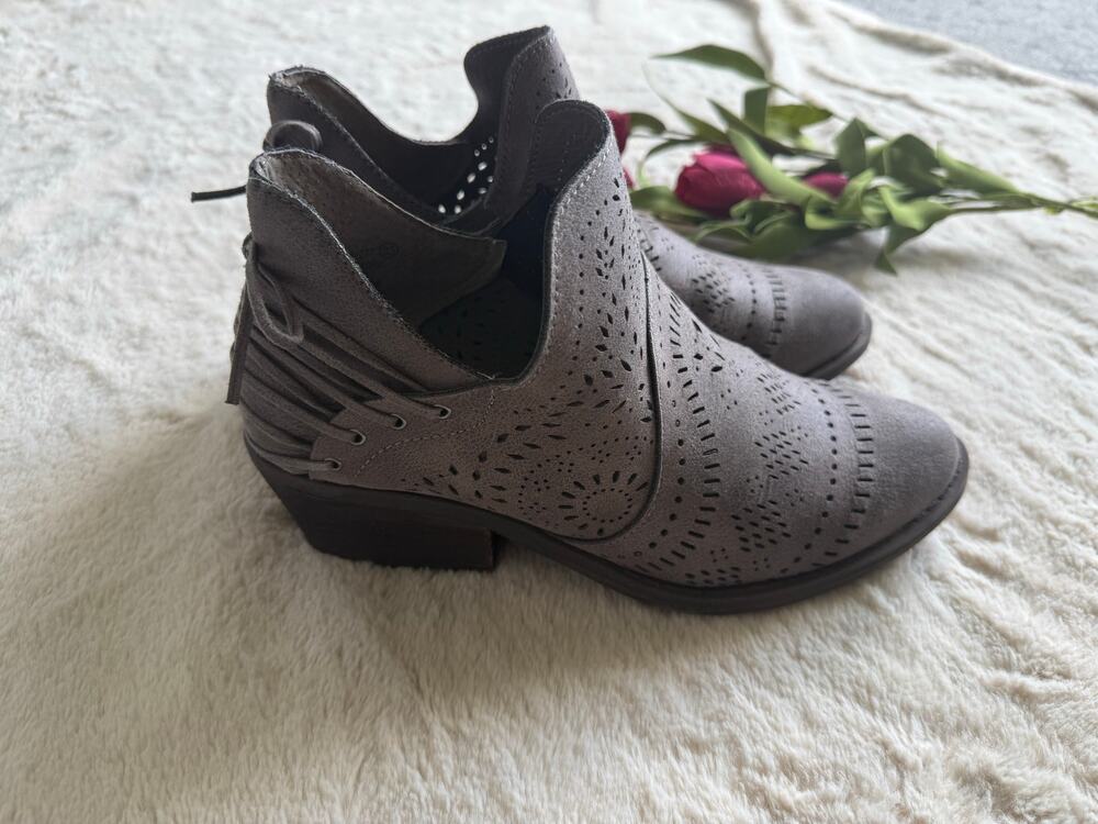 Very G Boots Booties Size 9.5